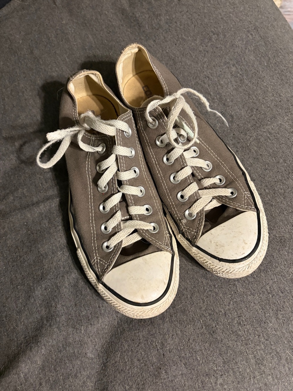 Grey women’s converses